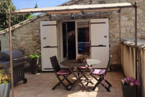 Bel appartement dans Mas Provençal à Orange